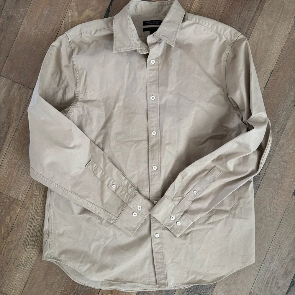 Banana republic Men's Beige Button-Up Size Large Organic Cotton Shirt